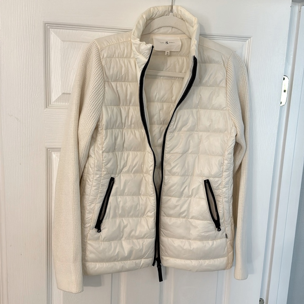 Brand New Lou & Grey light puffer jacket with sweater sleeve detail.